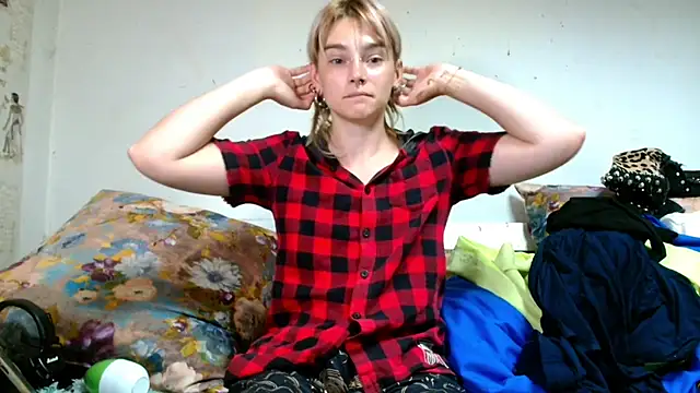 Sophie Bell online show from June 23, 2026, 5:22 pm