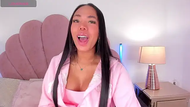 Snapshot of Nicole_Paradise chatting on February 13, 2026, 12:56 pm Nicole Paradise online show from February 13, 2026, 12:56 pm