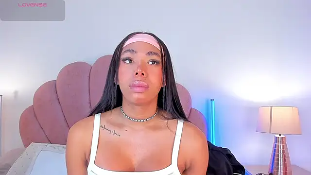 Snapshot of Nicole_Paradise chatting on March 2, 2026, 12:45 pm Nicole Paradise online show from March 2, 2026, 12:45 pm