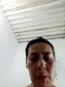 Snapshot of Mia-funny20 chatting on December 25, 2024, 12:27 am Mia-funny20 online show from December 25, 2024, 12:27 am