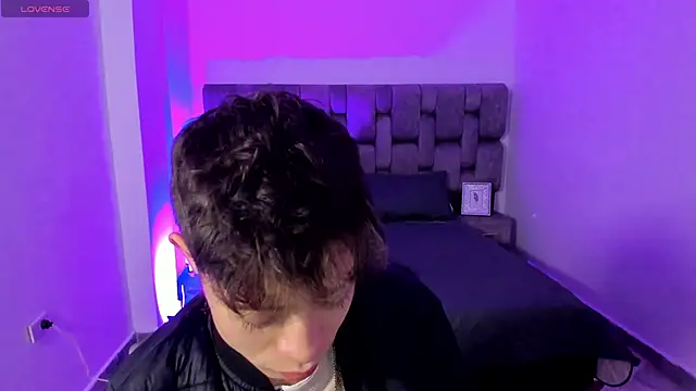 Snapshot of MarcusCollinss_ chatting on December 18, 2024, 12:07 pm MarcusCollinss online show from December 18, 2024, 12:07 pm