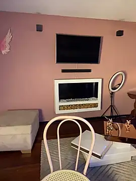 Snapshot of MiaWhitePink_ chatting on December 12, 2024, 8:14 am MiaWhitePink online show from December 12, 2024, 8:14 am