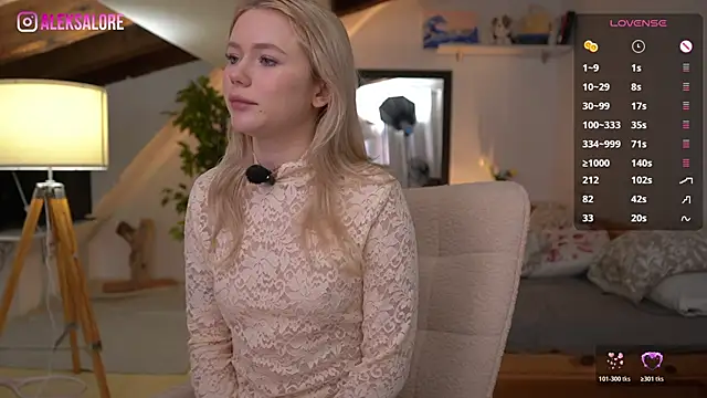 LexieLoree online show from January 19, 2026, 4:16 am