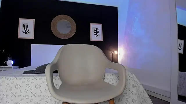 VioletPaket online show from February 1, 2025, 8:26 pm