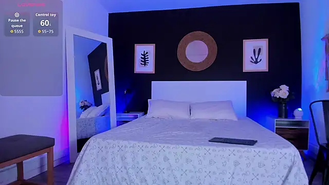 VioletPaket online show from March 12, 2026, 11:27 am