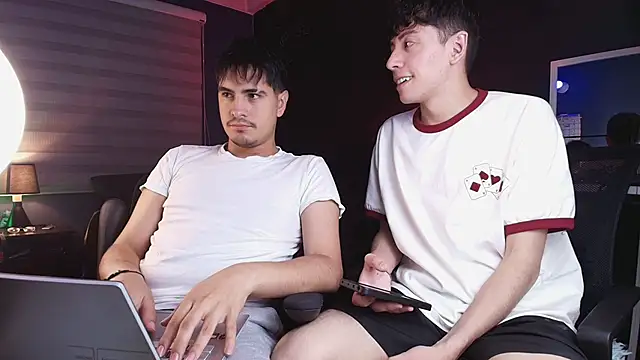 thiago rockwelll online show from April 26, 2026, 1:58 am