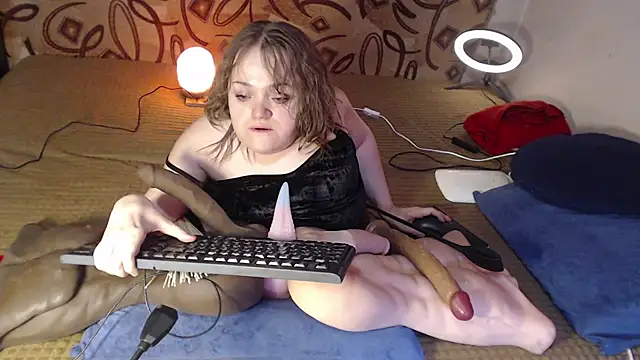 Snapshot of MiniNatalie chatting on February 9, 2025, 8:33 am MiniNatalie online show from February 9, 2025, 8:33 am