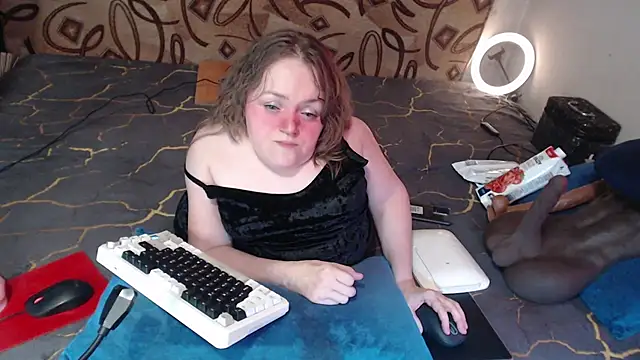 Snapshot of MiniNatalie chatting on March 9, 2025, 6:06 am MiniNatalie online show from March 9, 2025, 6:06 am