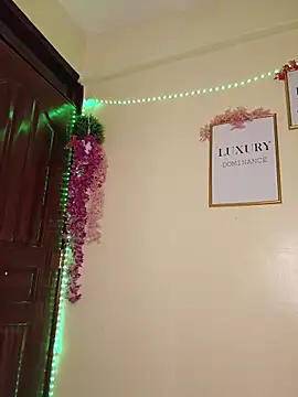 Lucyy1 online show from April 4, 2026, 10:07 pm