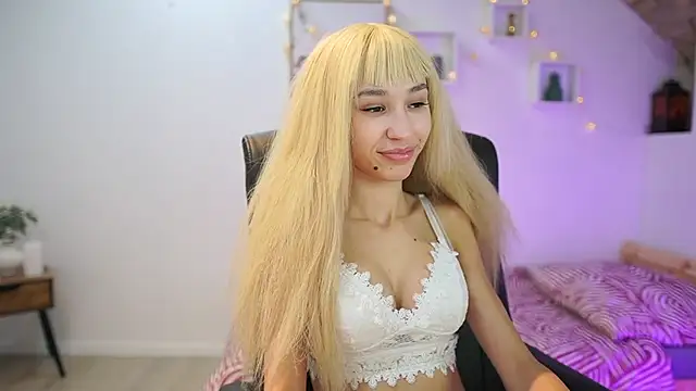 Amai  Liu online show from November 21, 2025, 9:19 am