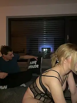 Snapshot of Mia-Minou chatting on December 29, 2024, 8:37 pm Mia-Minou online show from December 29, 2024, 8:37 pm