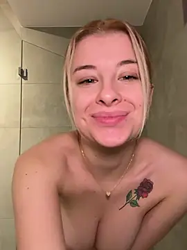 Snapshot of Mia-Minou chatting on January 16, 2025, 10:32 am Mia-Minou online show from January 16, 2025, 10:32 am