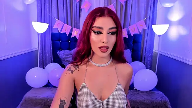 Snapshot of hallsredd chatting on December 9, 2024, 9:05 pm hallsredd online show from December 9, 2024, 9:05 pm