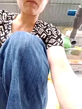 Snapshot of Aninyin22 chatting on March 1, 2026, 1:29 am Aninyin22 online show from March 1, 2026, 1:29 am