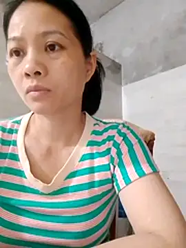 Snapshot of Aninyin22 chatting on April 2, 2026, 1:03 am Aninyin22 online show from April 2, 2026, 1:03 am