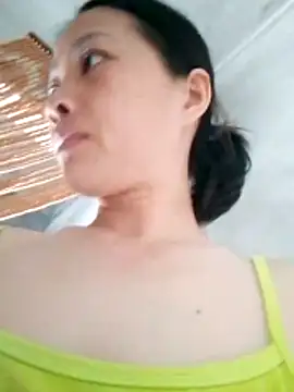 Snapshot of Aninyin22 chatting on June 2, 2026, 1:40 am Aninyin22 online show from June 2, 2026, 1:40 am