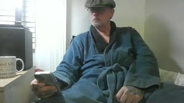 Snapshot of oldenglishguy chatting on March 16, 2026, 7:51 pm oldenglishguy online show from March 16, 2026, 7:51 pm