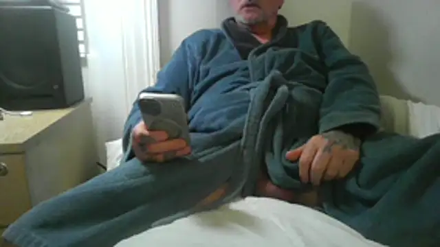 Snapshot of oldenglishguy chatting on March 19, 2026, 7:51 pm oldenglishguy online show from March 19, 2026, 7:51 pm