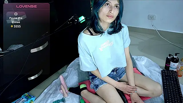 Camila---torres online show from September 9, 2025, 2:00 am