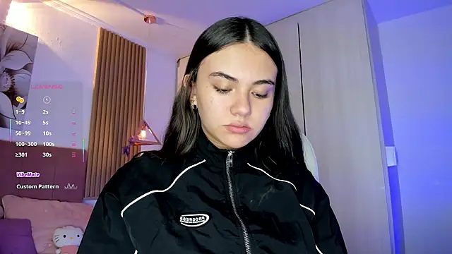 mia nevaeh online show from March 26, 2026, 9:31 pm