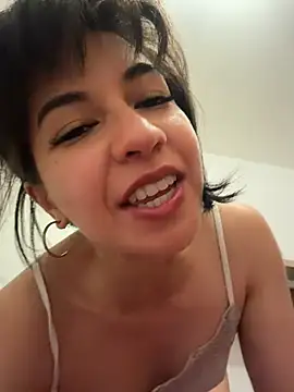 BitchyBratxxx online show from March 13, 2026, 9:32 pm