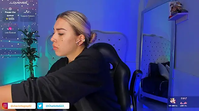Snapshot of charlotte__grey chatting on March 13, 2025, 11:30 am charlotte grey online show from March 13, 2025, 11:30 am