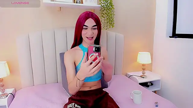Mia thompson 19 online show from May 15, 2026, 8:05 pm