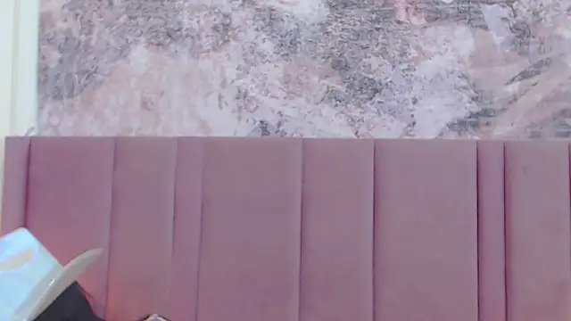 SabrinaDevill online show from October 31, 2025, 1:23 pm