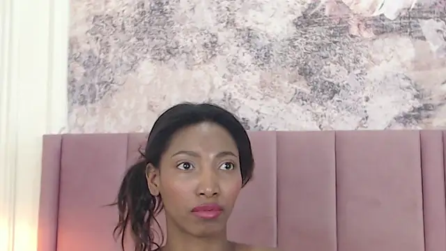 SabrinaDevill online show from November 10, 2025, 1:21 pm