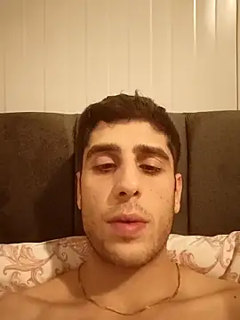 arenn1997 online show from February 10, 2026, 12:15 am