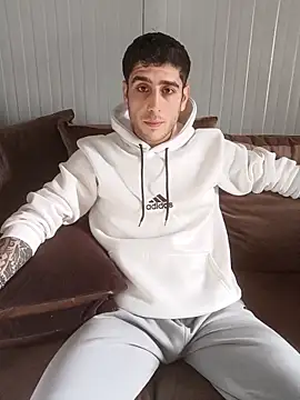 arenn1997 online show from February 10, 2026, 12:20 pm