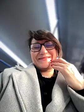 ZhenjaPoledance online show from November 20, 2025, 8:14 am