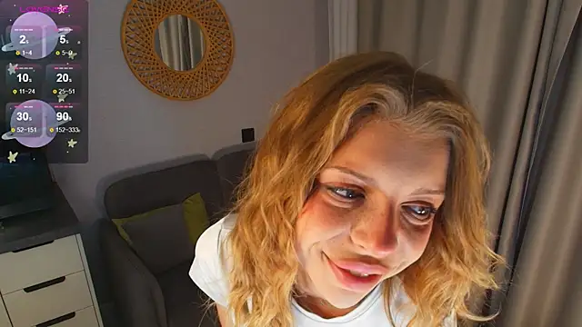 Snapshot of Hannah_Carr chatting on July 6, 2026, 8:55 pm Hannah Carr online show from July 6, 2026, 8:55 pm