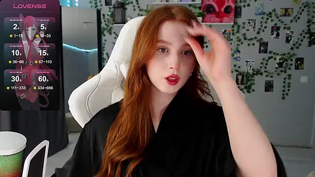Snapshot of Meow_babe chatting on December 4, 2024, 10:46 am Meow babe online show from December 4, 2024, 10:46 am