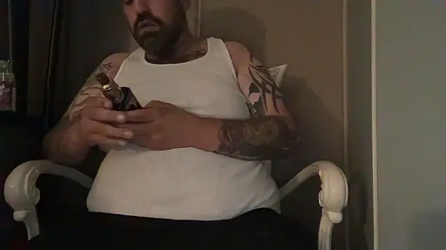 Snapshot of chubbycloudybottom chatting on June 24, 2026, 2:38 pm chubbycloudybottom online show from June 24, 2026, 2:38 pm