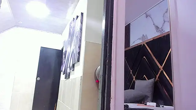 sweetebonny1 online show from December 3, 2024, 4:39 pm