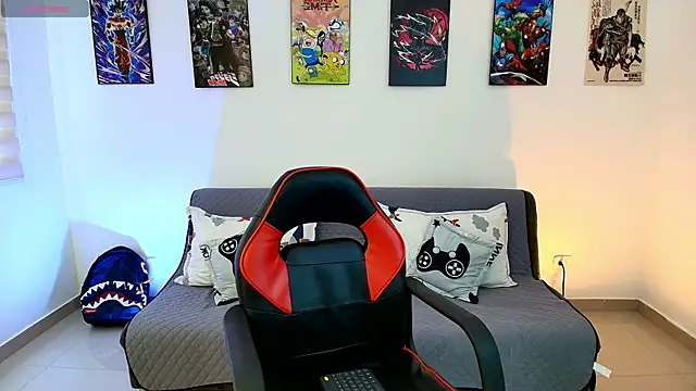 jonathanjoestar  online show from April 16, 2026, 9:15 pm