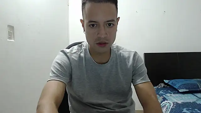 Snapshot of dimitriquiet05 chatting on December 2, 2024, 2:20 am dimitriquiet05 online show from December 2, 2024, 2:20 am