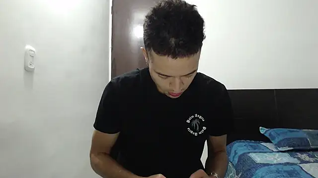 Snapshot of dimitriquiet05 chatting on December 16, 2024, 3:30 am dimitriquiet05 online show from December 16, 2024, 3:30 am