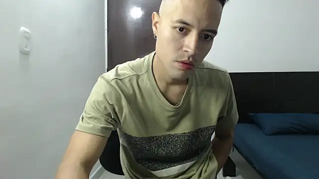 Snapshot of dimitriquiet05 chatting on December 24, 2024, 4:11 am dimitriquiet05 online show from December 24, 2024, 4:11 am