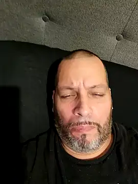 Just2much online show from December 1, 2025, 1:16 pm