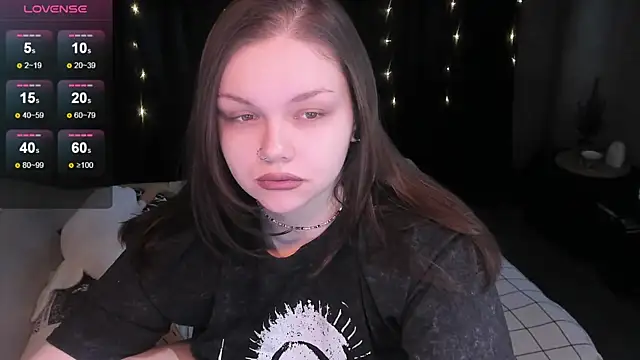 EvaBae online show from December 9, 2024, 9:39 am