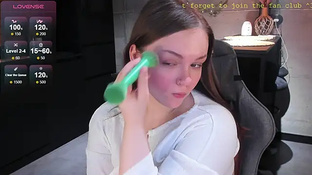 EvaBae online show from January 8, 2025, 1:41 pm