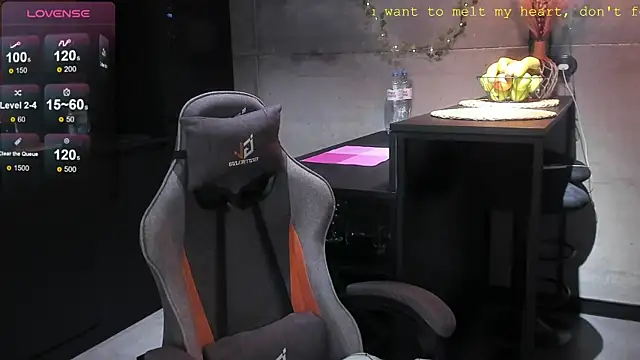 EvaBae online show from January 8, 2025, 4:44 pm