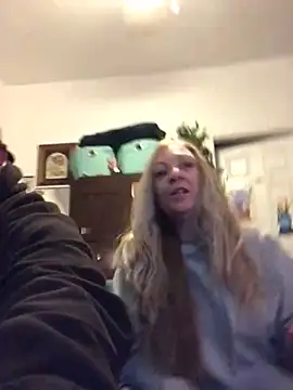 valleyoneofakind online show from March 15, 2025, 4:02 am