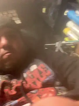 valleyoneofakind online show from October 5, 2025, 8:01 am