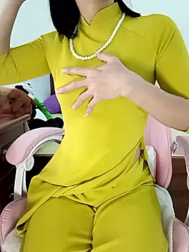 Snapshot of ___Erin___ chatting on January 17, 2026, 1:32 am Erin online show from January 17, 2026, 1:32 am