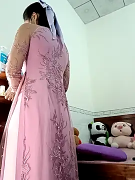 Snapshot of ___Erin___ chatting on February 6, 2026, 2:27 am Erin online show from February 6, 2026, 2:27 am