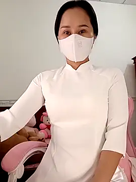 Snapshot of ___Erin___ chatting on February 8, 2026, 2:15 am Erin online show from February 8, 2026, 2:15 am