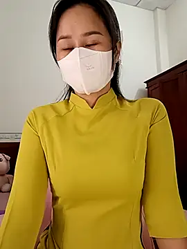 Snapshot of ___Erin___ chatting on February 12, 2026, 2:17 am Erin online show from February 12, 2026, 2:17 am